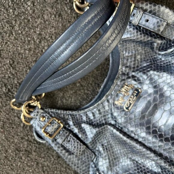 COACH Authentic Limited Edition Blue Snakeskin Leather Y2K Bag - Picture 4 of 6